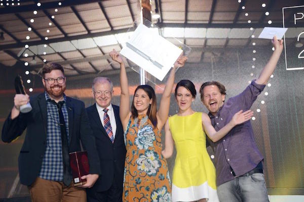 Pendoring Chairman Japie Gouws (second left) with the King James creative team who took the Prestige Award for their Campaign "Elke woord is 'n meesterstuk" for Sanlam-musiekfees in the category Integrated Campaign.