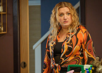 A comedy thriller about obsessive friendship, maternal paranoia … and a dead cat