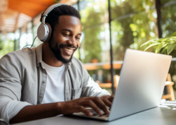 South Africans stick to hybrid work
