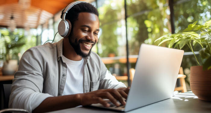 South Africans stick to hybrid work