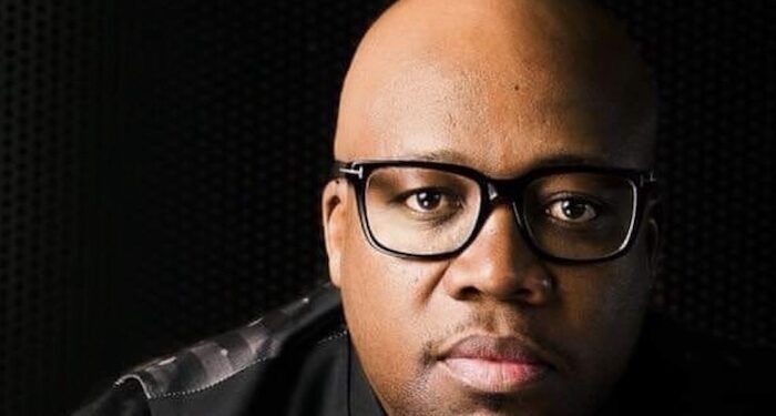 ‘We do not serve robots’